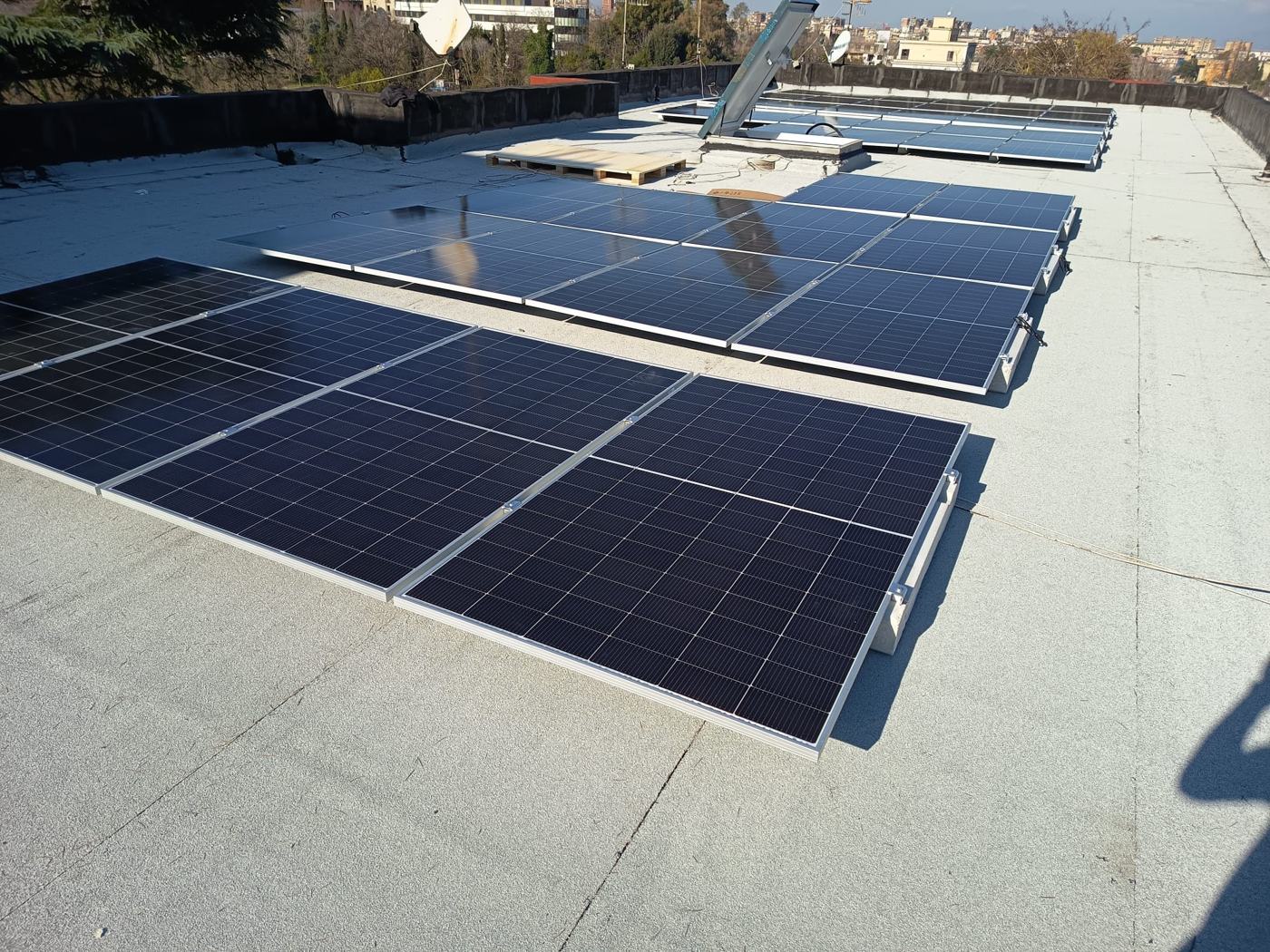 Impianto fotovoltaico DTF Italia: tetto piano